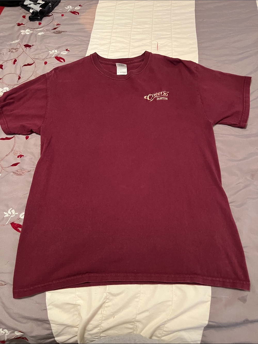 Gildan Burgundy 'Cheers Boston' Short Sleeve Crewneck Tee
